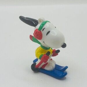 Peanuts Snoopy Skiing Holiday Christmas Snow Collectible Figure